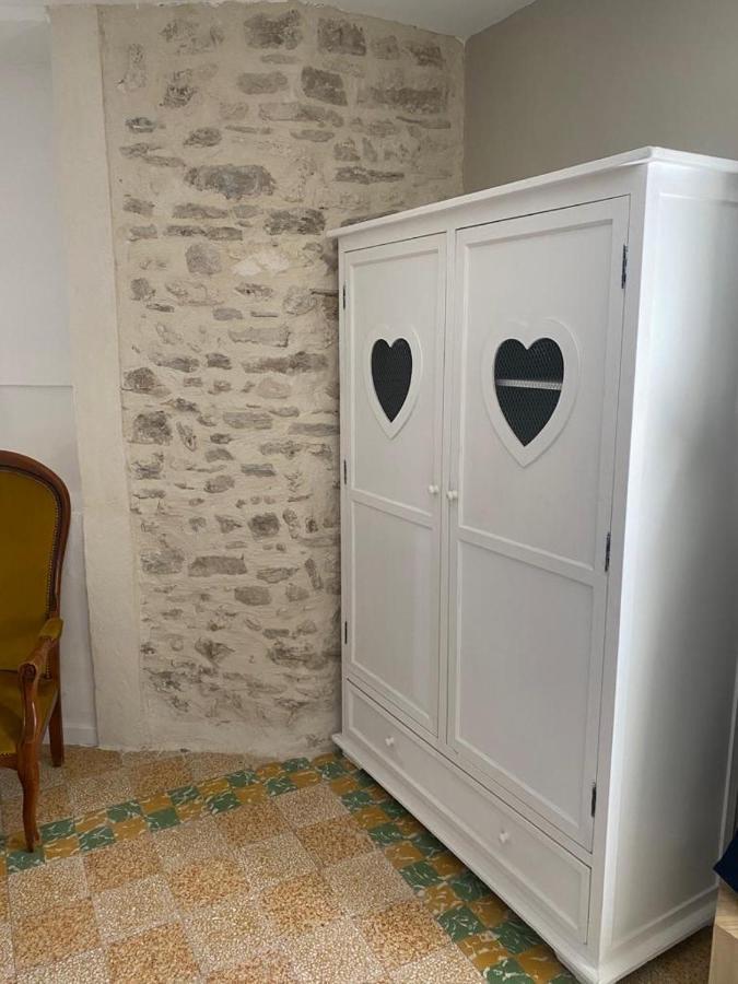 La Tour 2: Appart Neuf Au Coeur De La Petite Venise LʼIsle-sur-la-Sorgue Eksteriør bilde